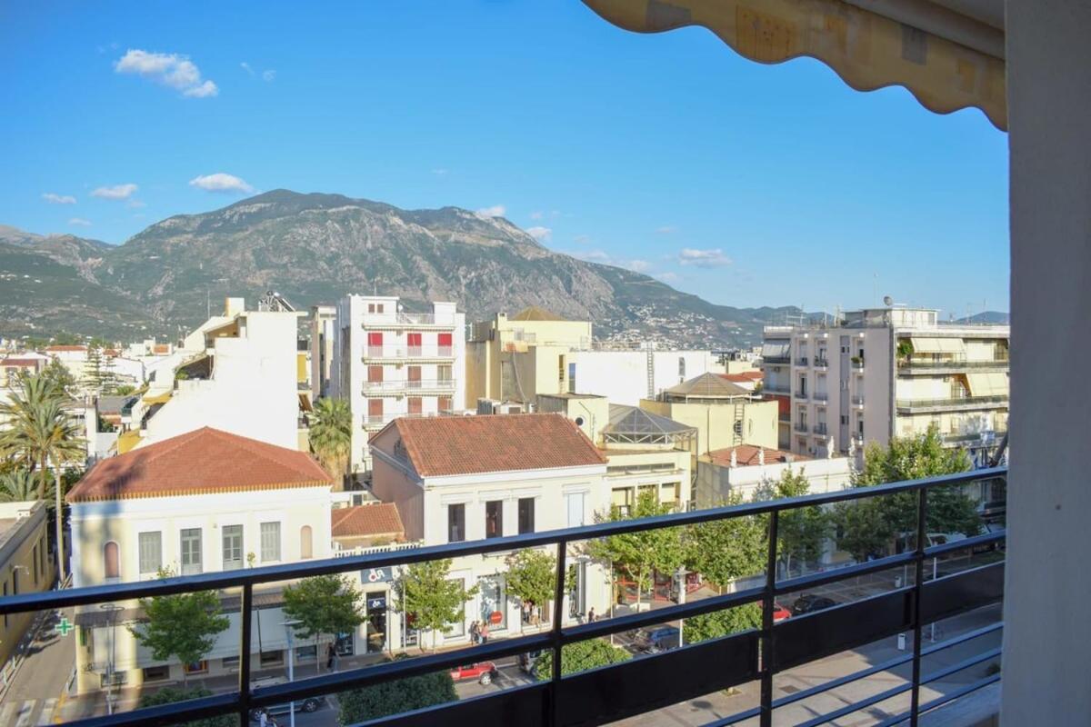 فيلا Cozy Flat On The Main Square, 10Min To The Sea كالاماتا المظهر الخارجي الصورة
