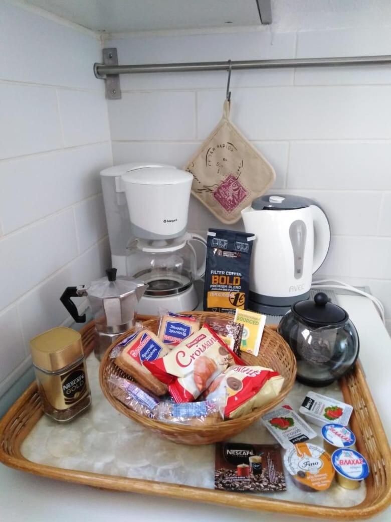 فيلا Cozy Flat On The Main Square, 10Min To The Sea كالاماتا المظهر الخارجي الصورة